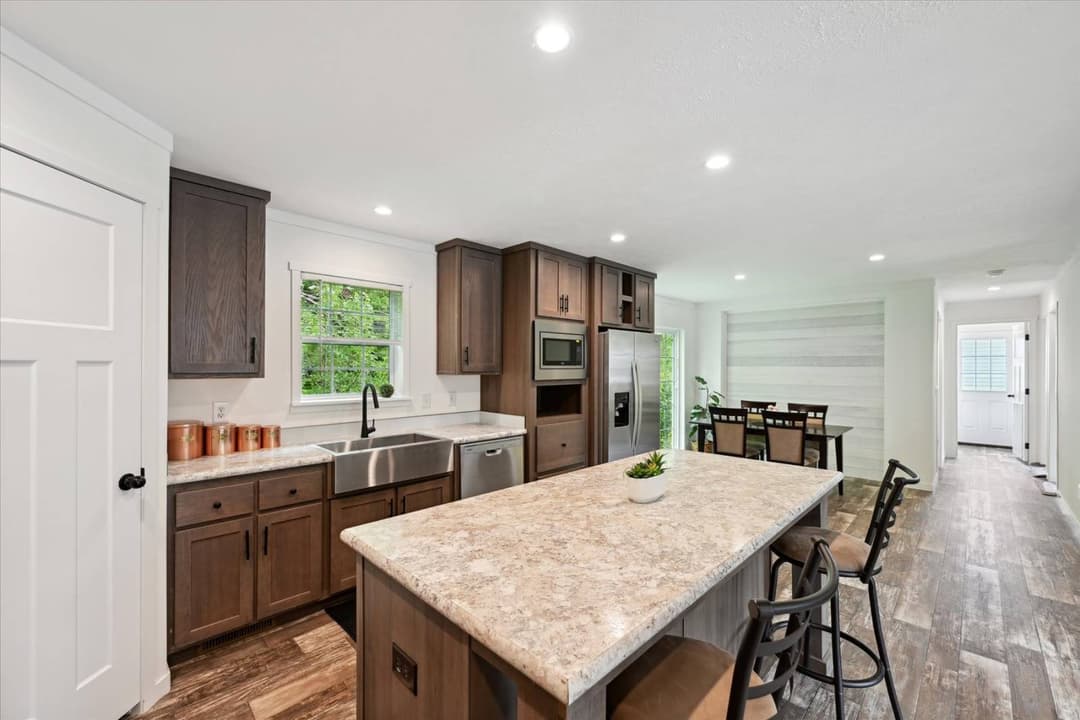 East point - elevate 56 kitchen home features