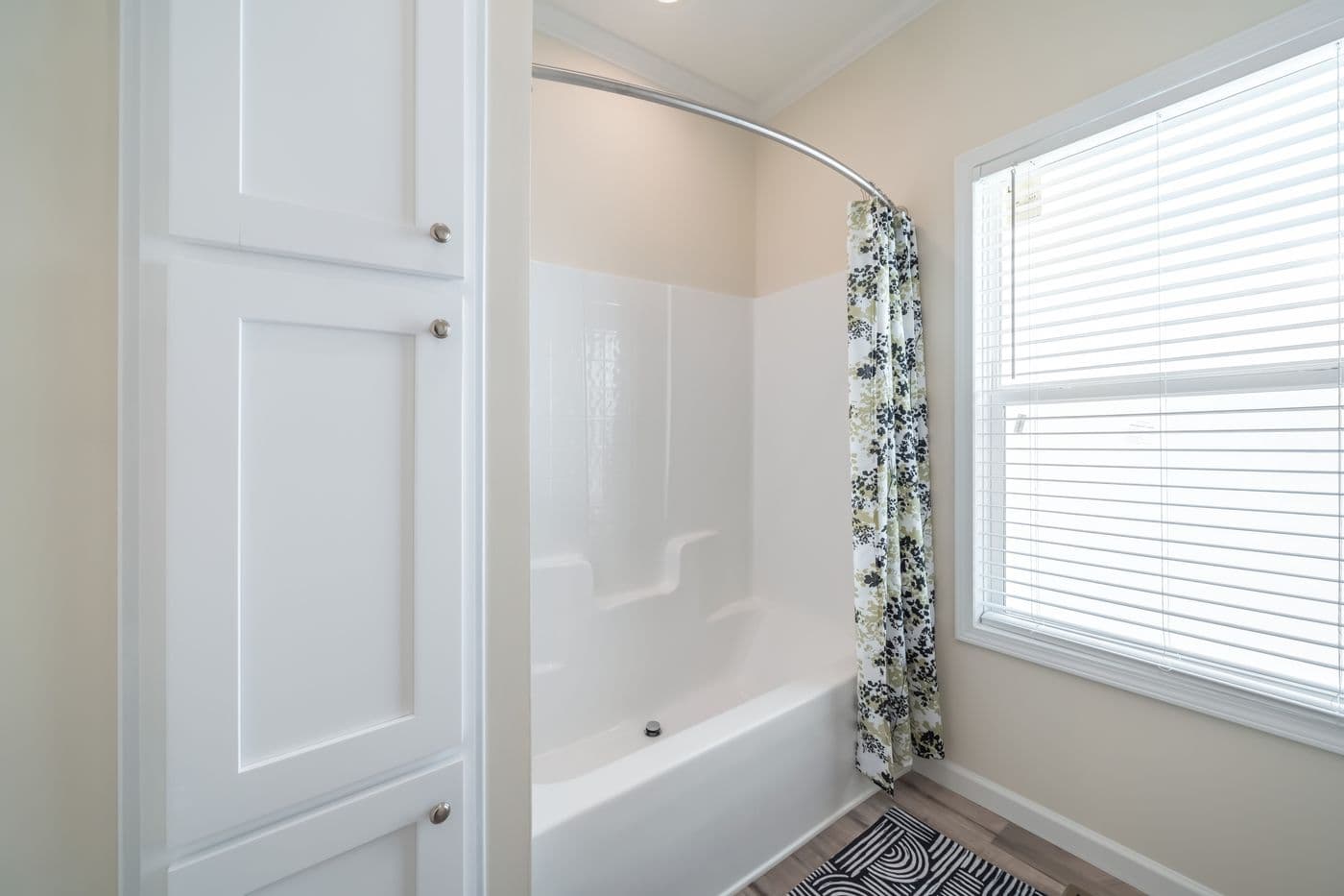 Super 68 elite bathroom home features