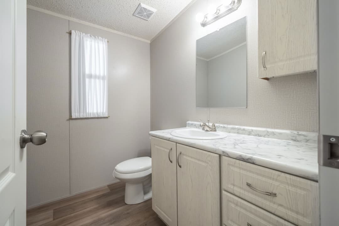 Doublewide s-24×48-21.5a bathroom home features