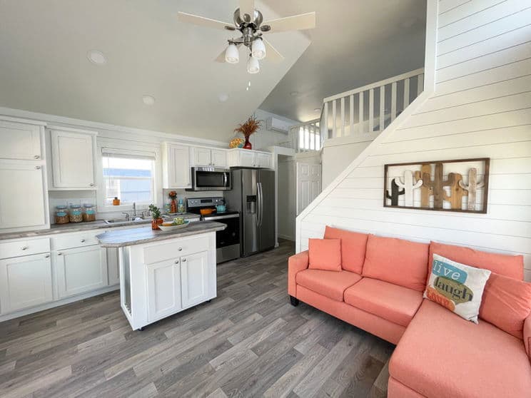 Tumbleweed interior home features