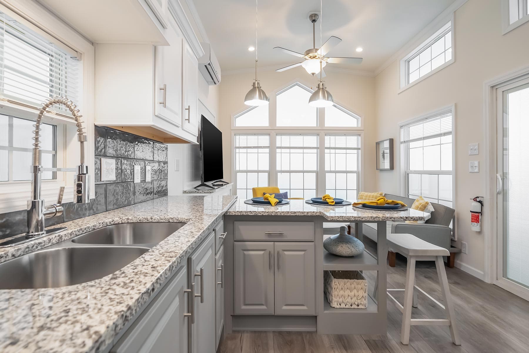 Shore park 1969sl kitchen home features