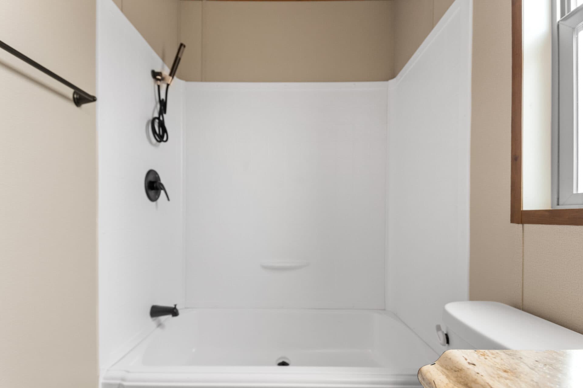 Doublewide 32×60-32a bathroom home features