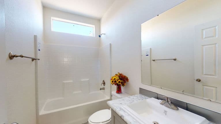 Santa fe ii 28643a bathroom home features