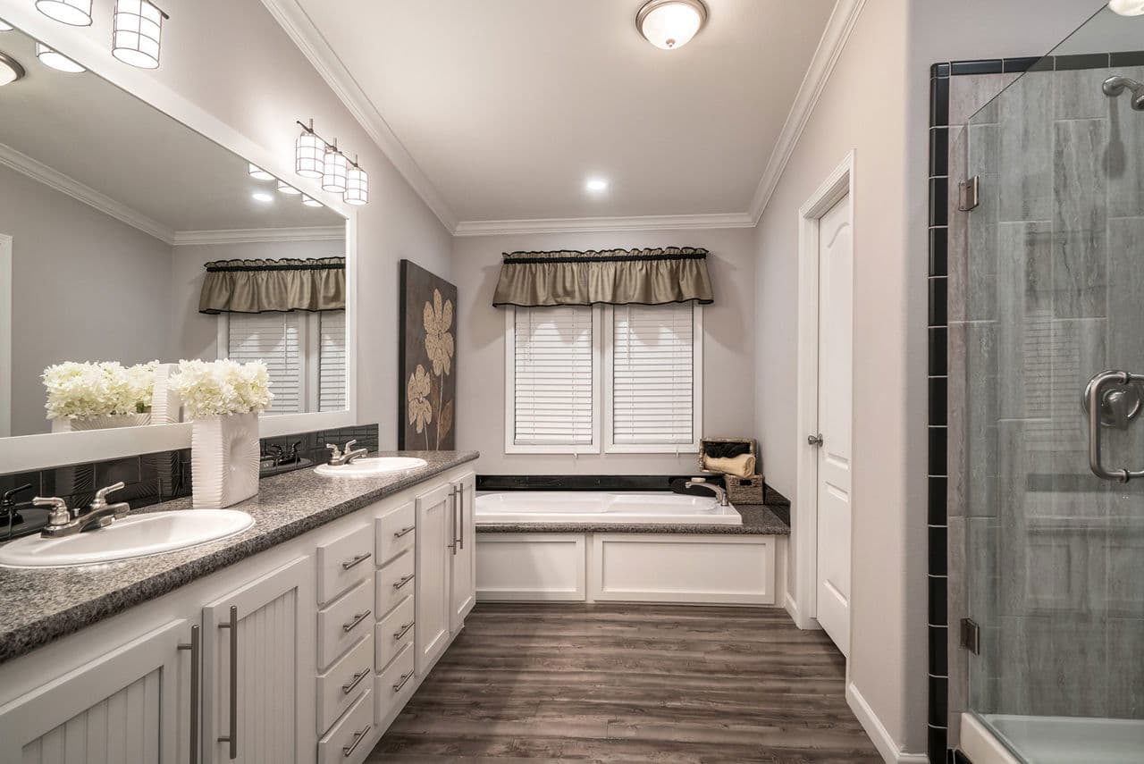 Innovation 3276r bathroom home features