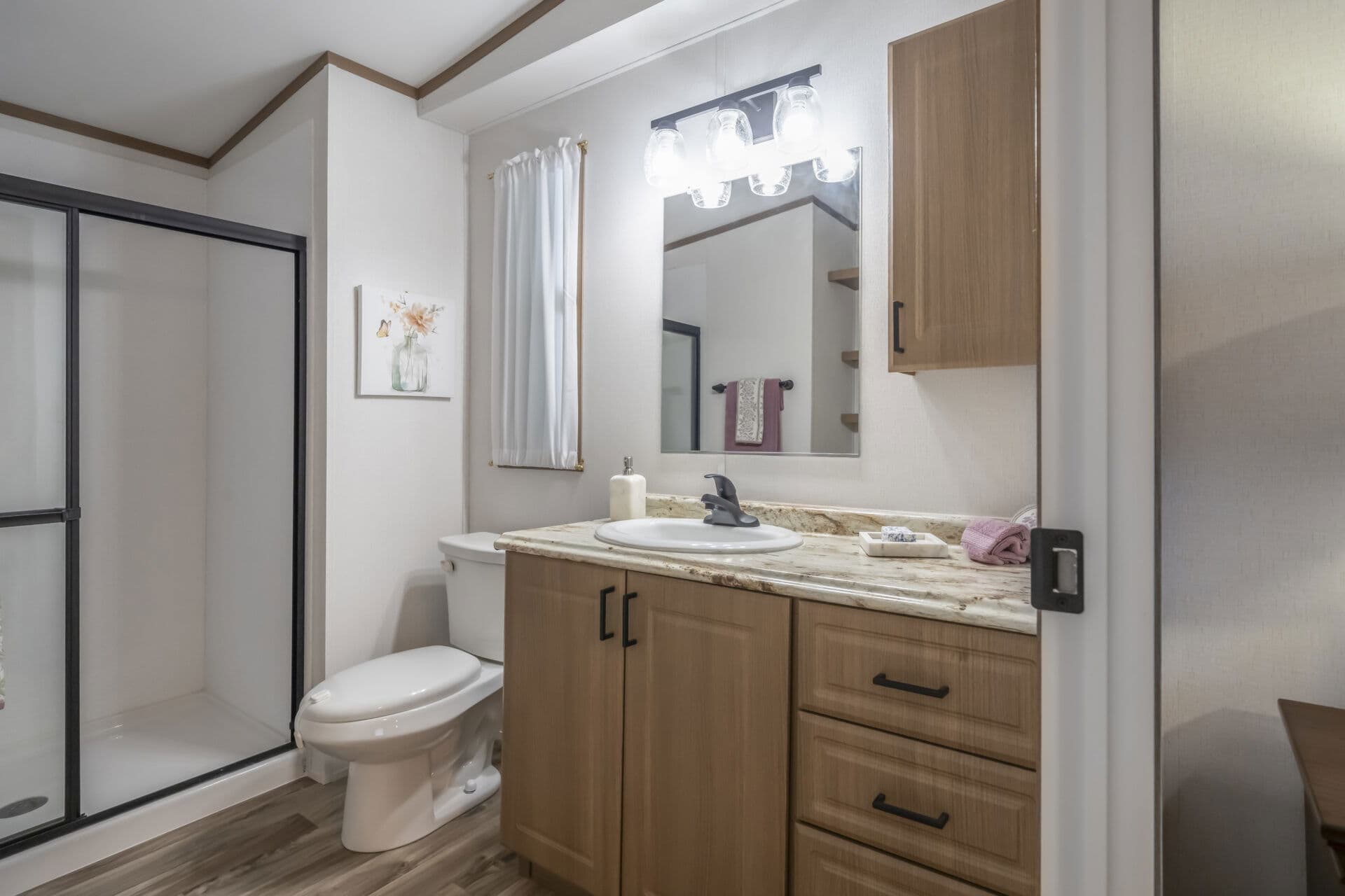 Doublewide s-24×48-32a bathroom home features