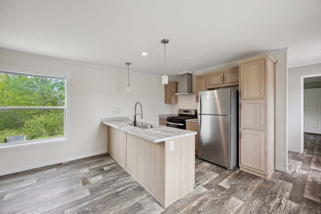 Achiever 6903 kitchen home features