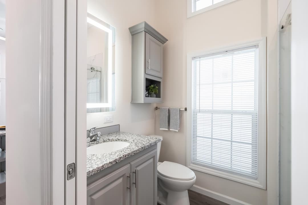 Shore park 1969sl bathroom home features