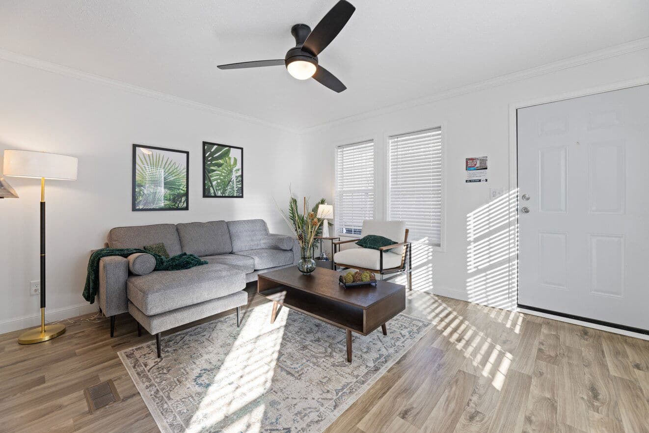 The sugar run duplex interior home features