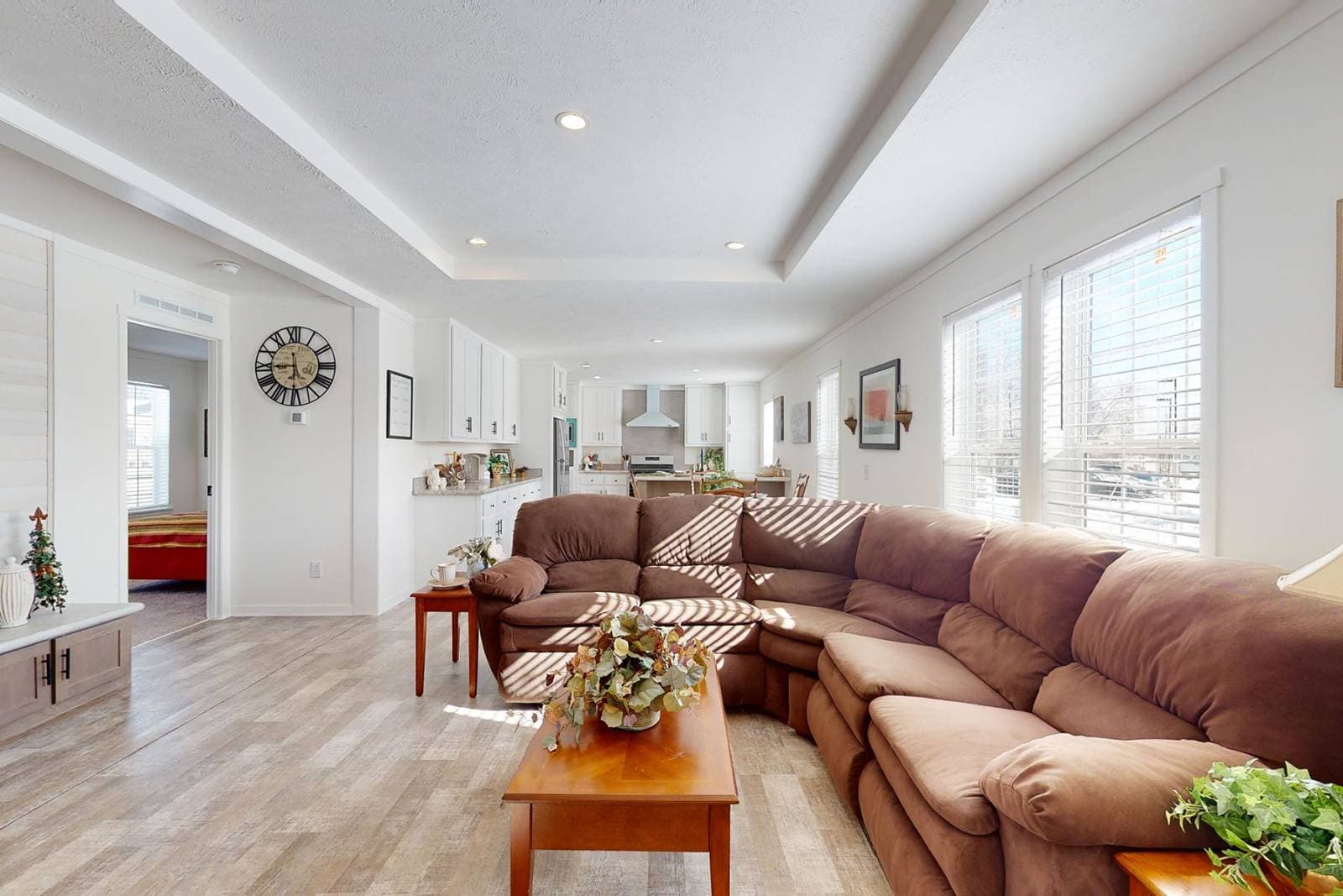 Intrigue interior home features