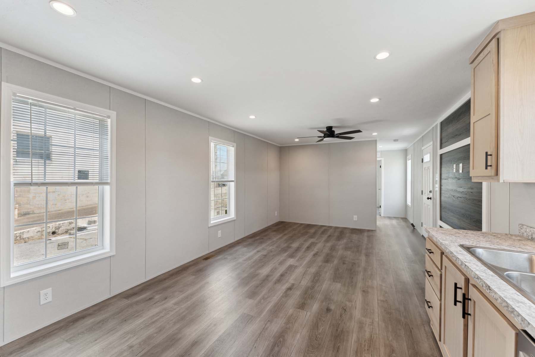 Calm 880 interior home features