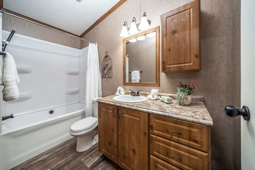 Doublewide 32×64-32c bathroom home features