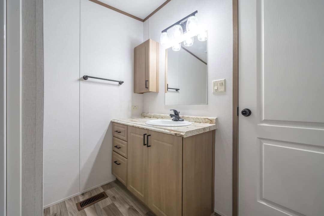 Doublewide s-24×48-32a bathroom home features