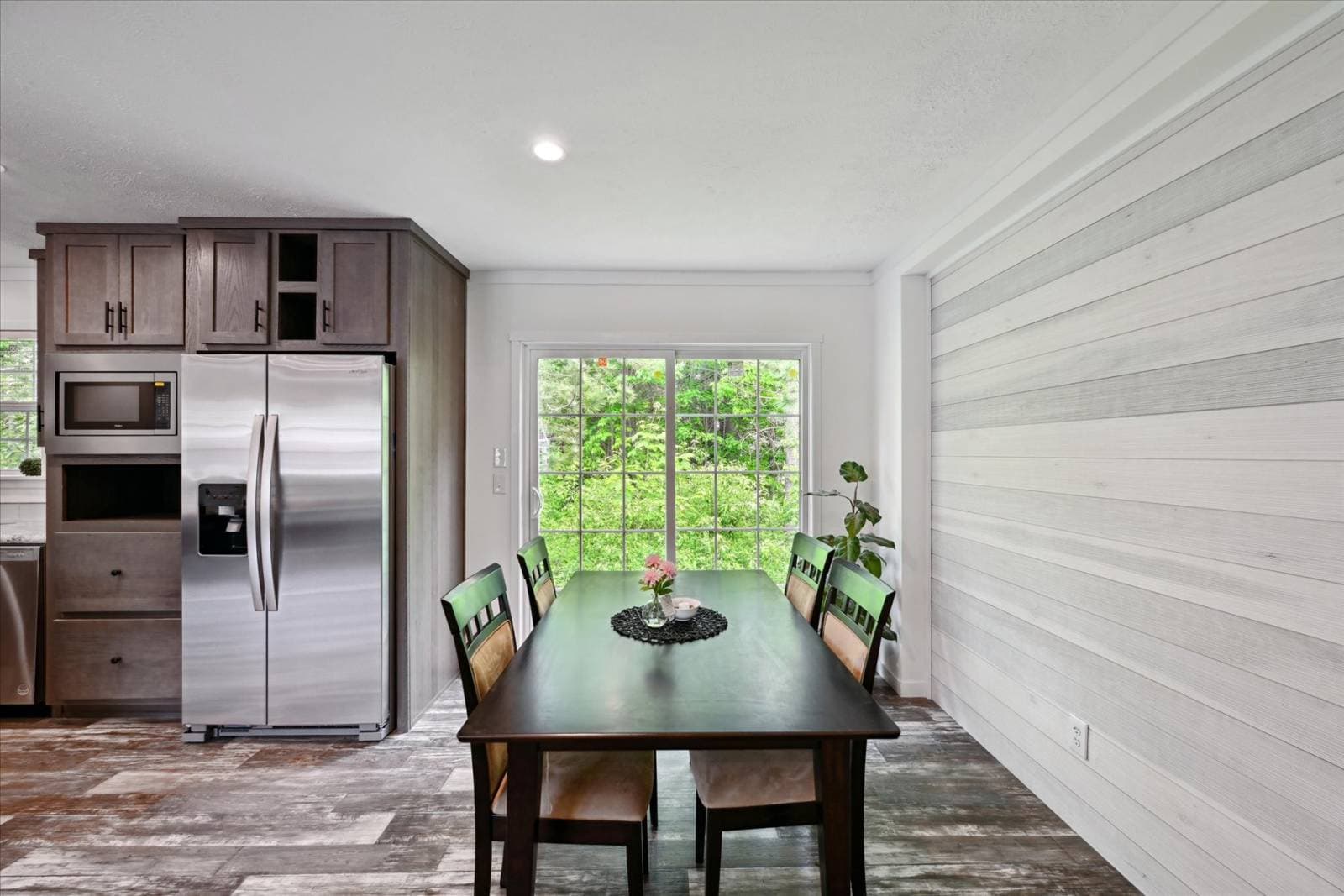 East point - elevate 56 kitchen home features