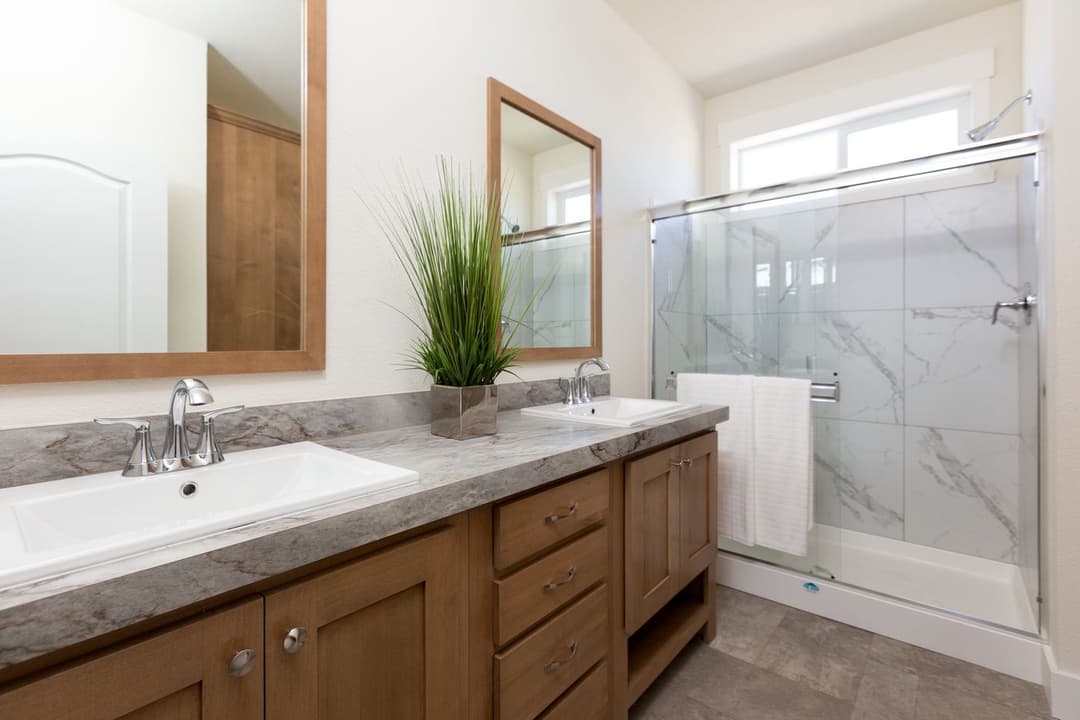 Coronado 2456c bathroom home features