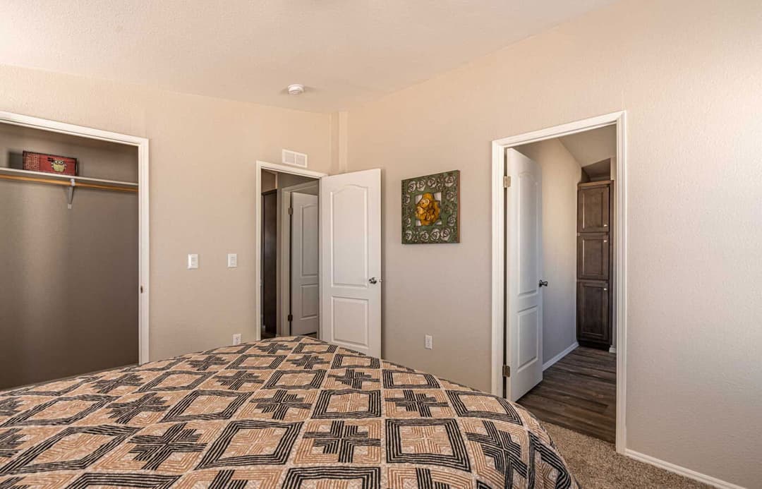 Canyon lake 24563p bedroom home features