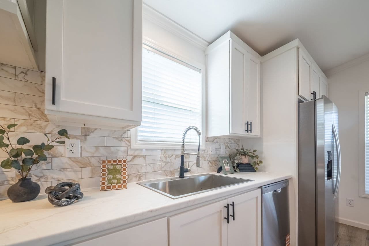 Innovation 5442h - the cypress creek kitchen home features