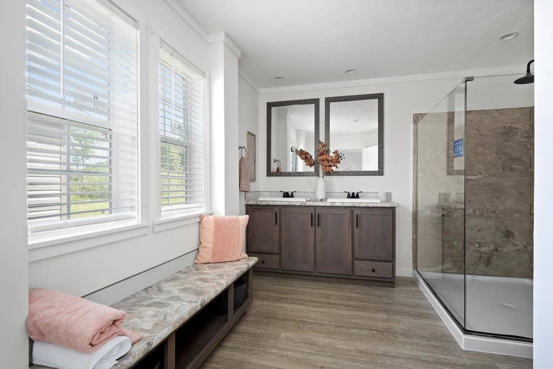 East point - pursuit bathroom home features