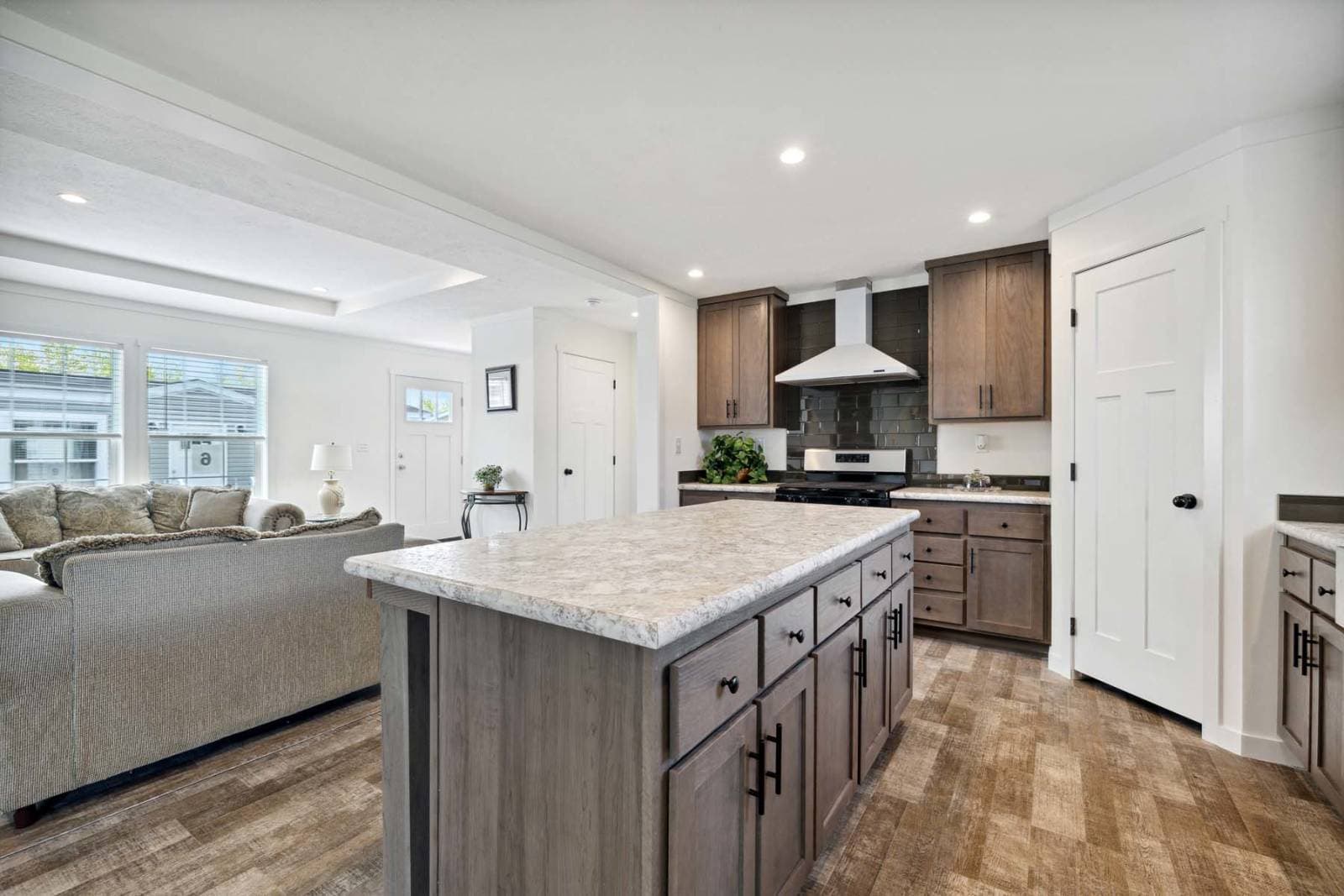 East point - elevate 60 kitchen home features