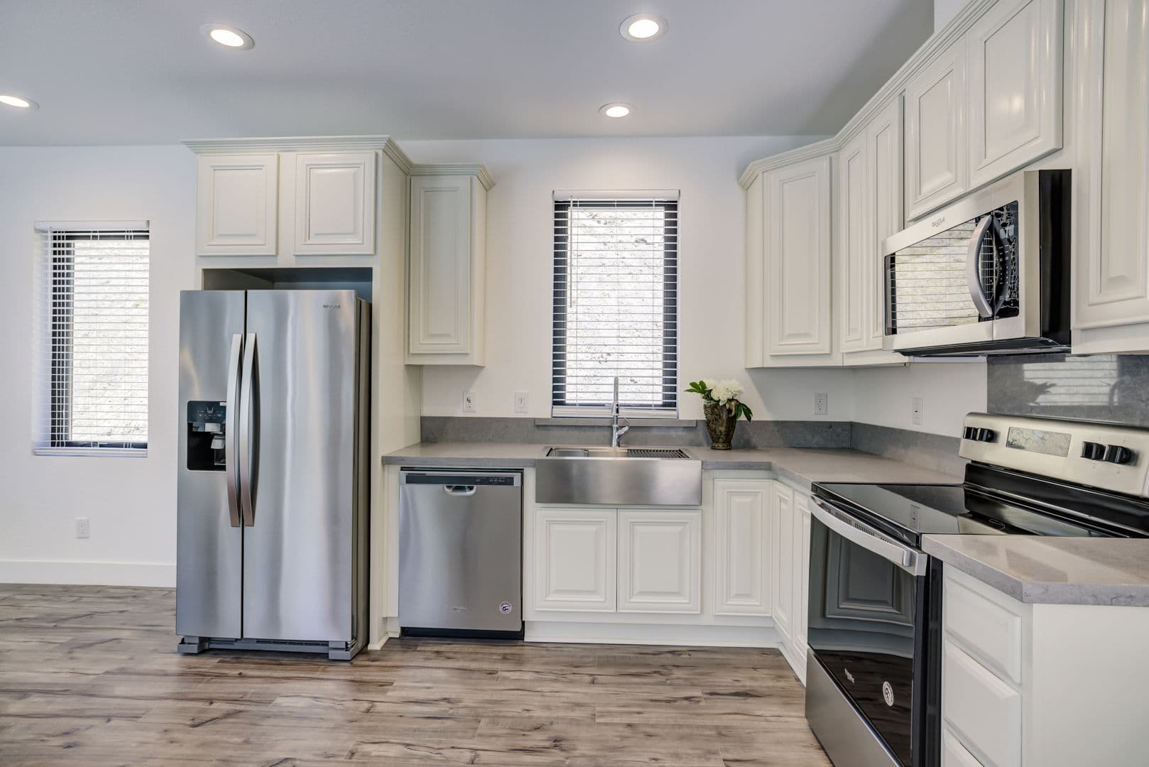 The piedmont (34') - l shaped kitchen home features