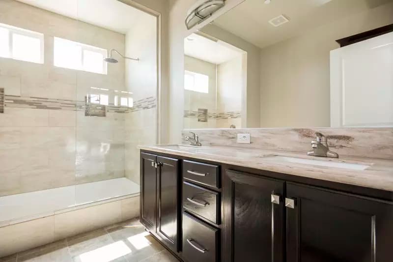 Bd 43 bathroom home features