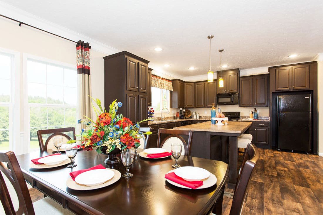 5521 sweet one kitchen home features