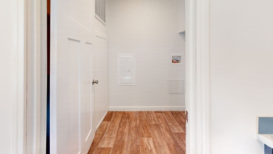 The sugar run duplex interior home features