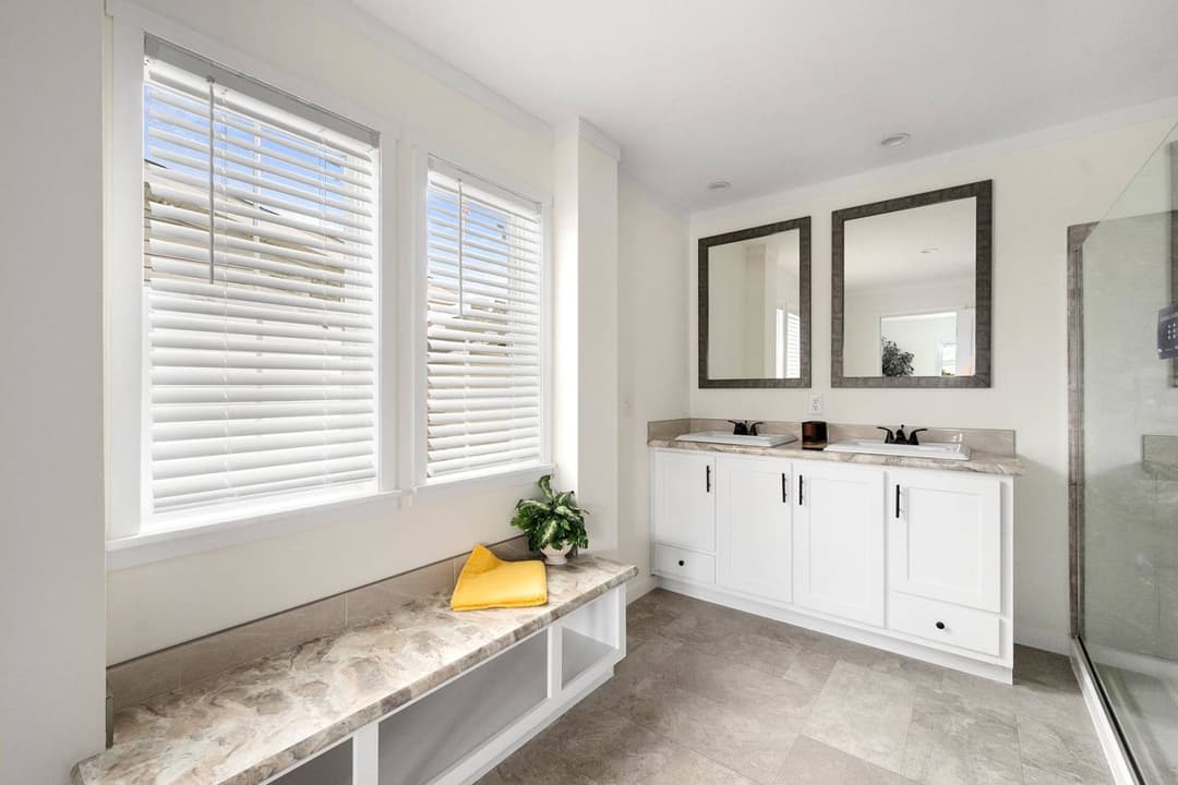 Elevate 52 bathroom home features