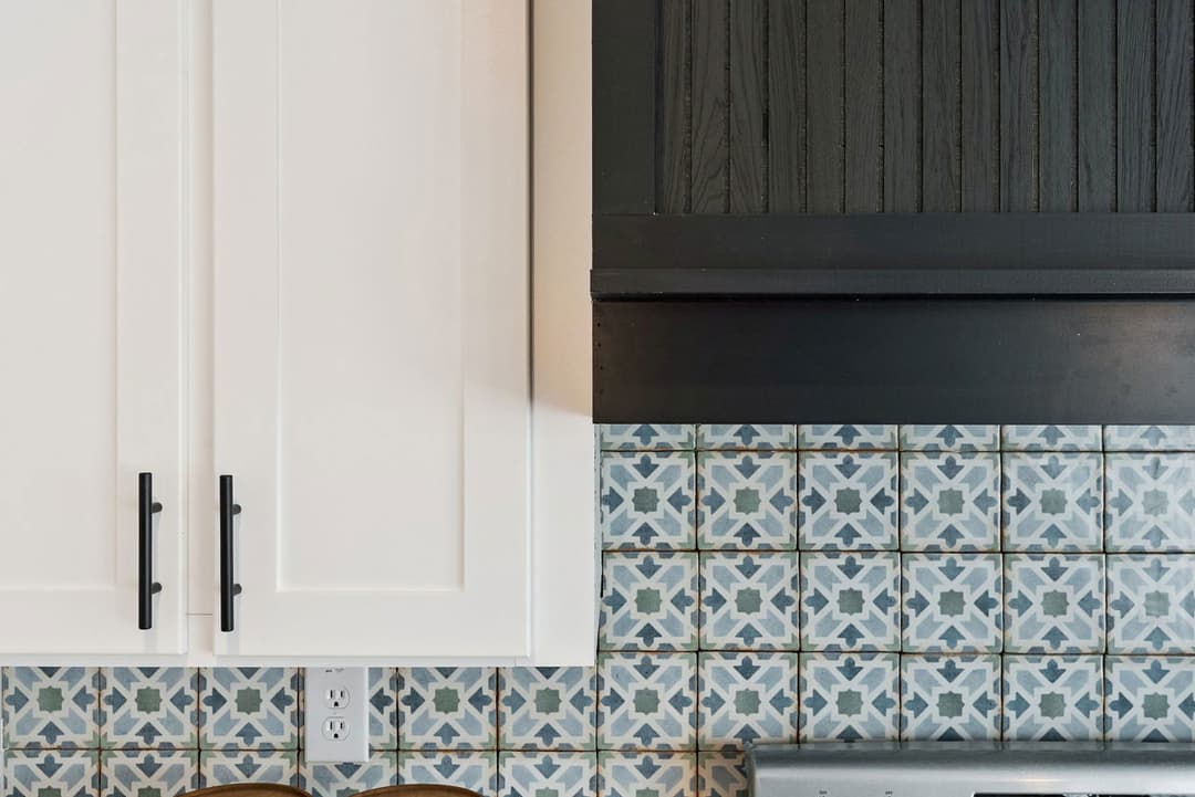 Blue sky kitchen home features