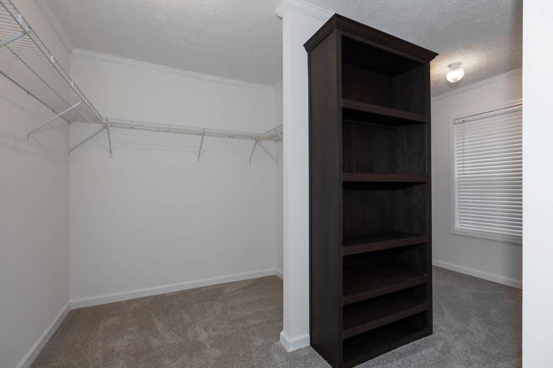 3321 classic interior home features