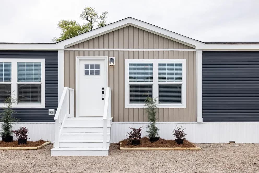 Shout exterior home features