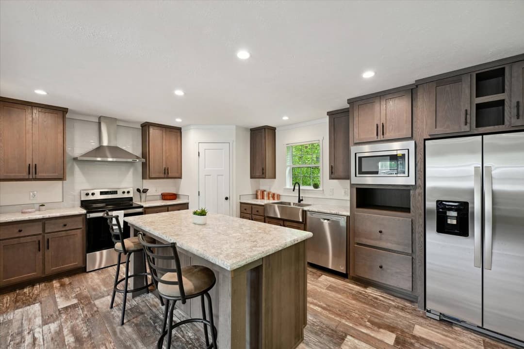 East point - elevate 56 kitchen home features