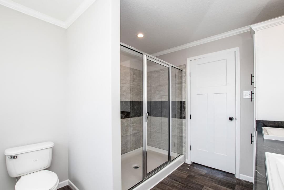 Pursuit bathroom home features