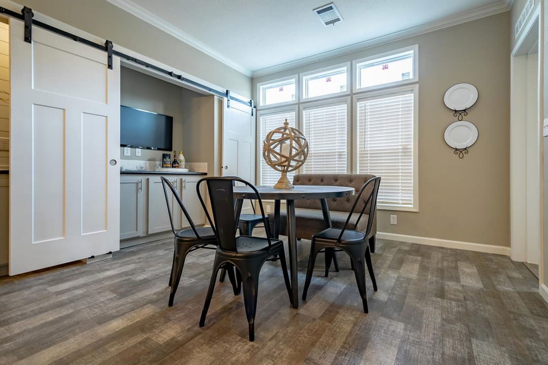 Innovation 3268c interior home features