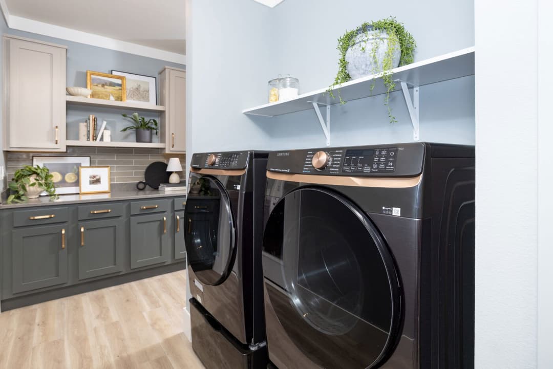 Encore interior home features