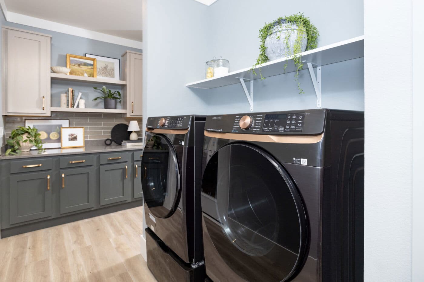 Encore interior home features