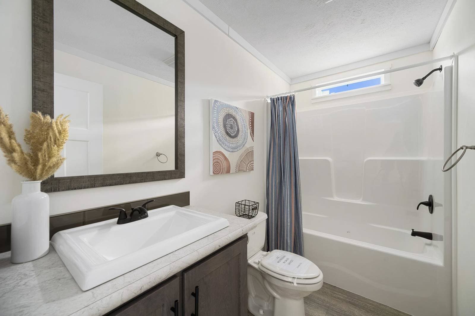 East point - pursuit bathroom home features