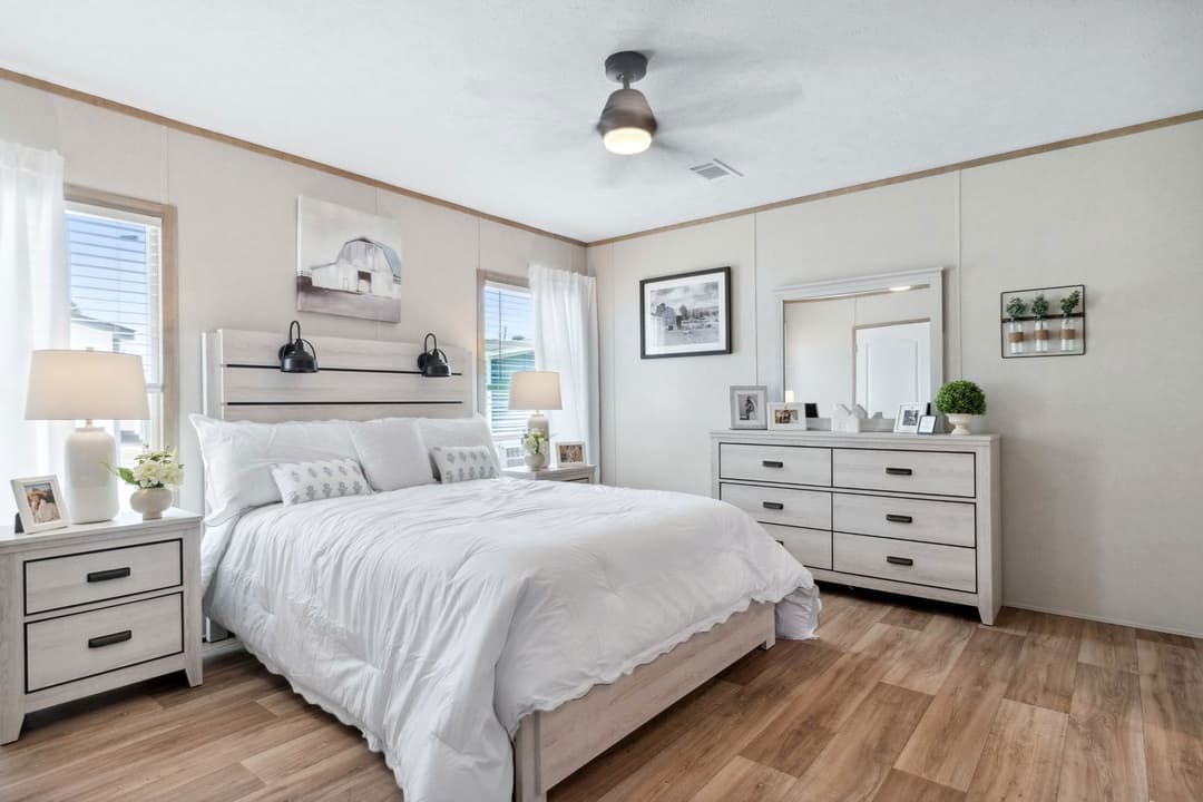 Breeze farmhouse 72 bedroom home features