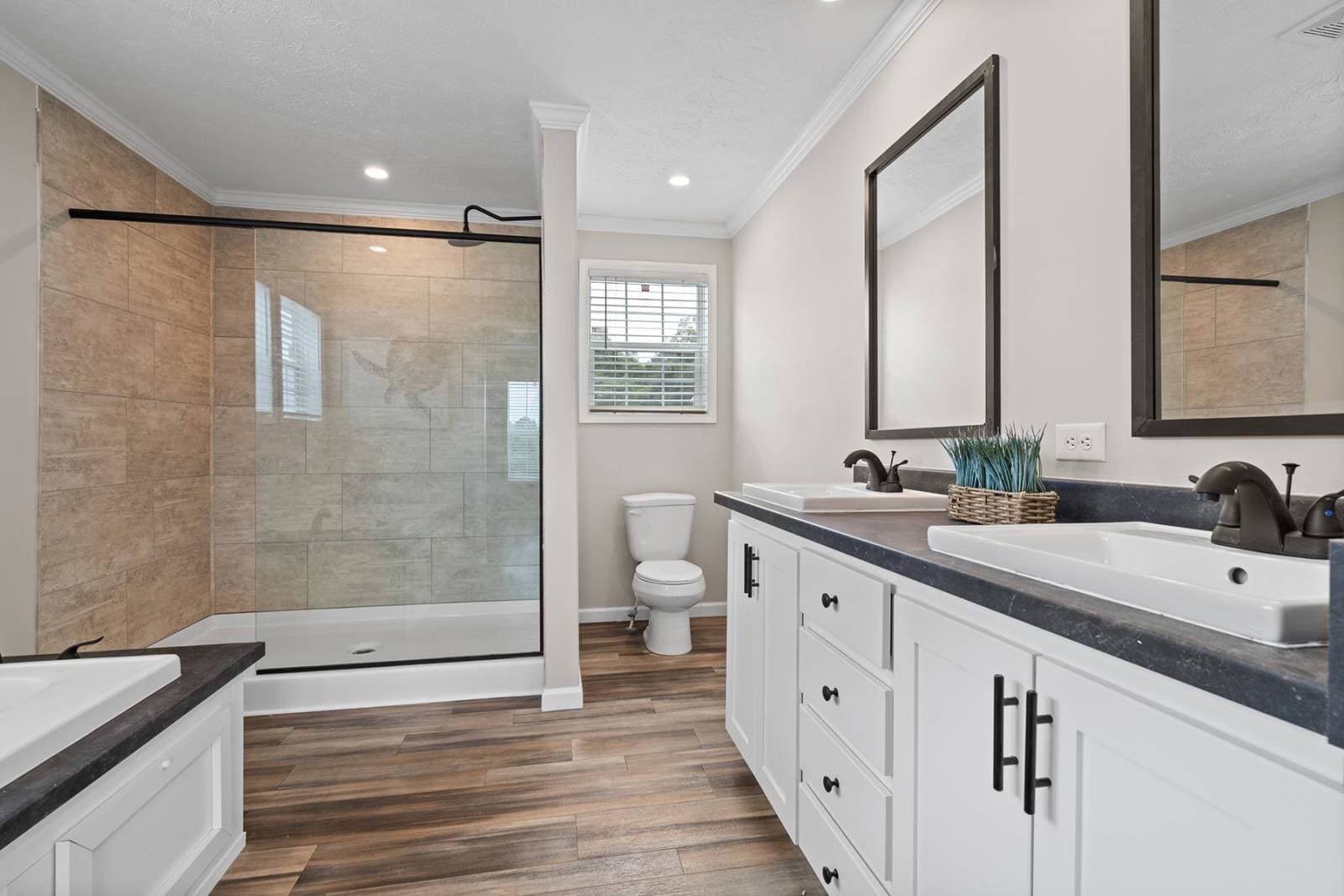 St. charles bathroom home features