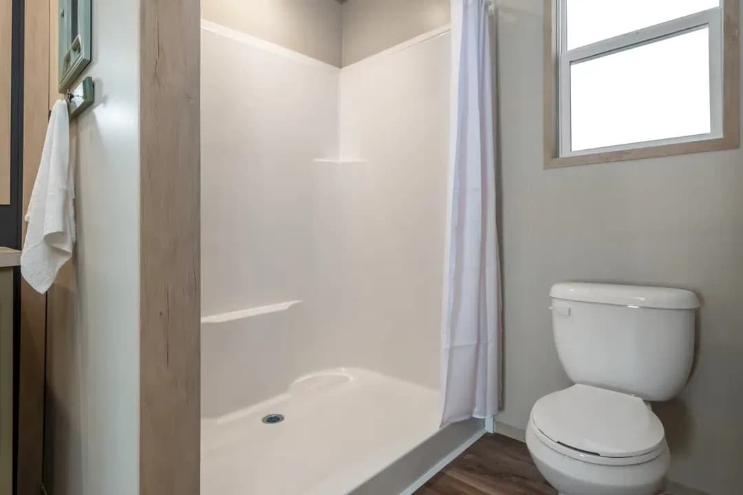 Desoto bathroom home features