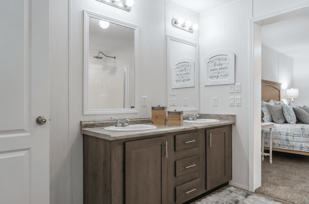 Md-60-32 bathroom home features