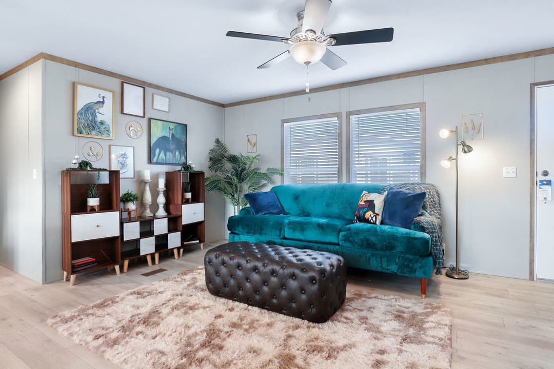 Bluebonnet breeze interior home features