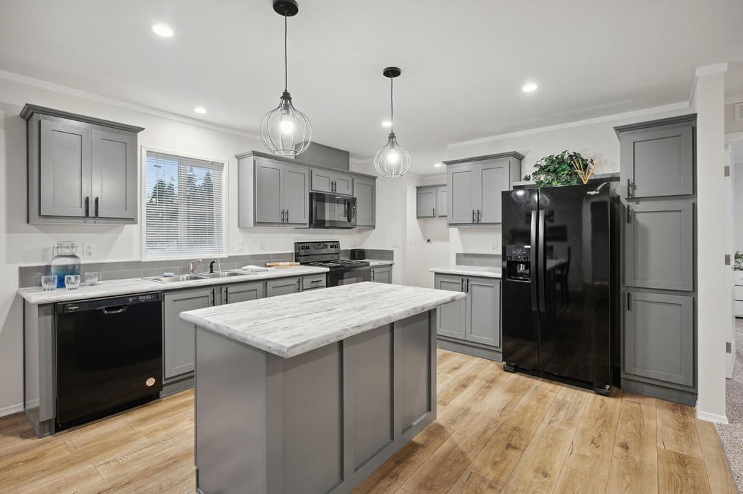 Millcreek 4400-6 kitchen home features