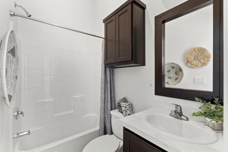 Ath-23l bathroom home features