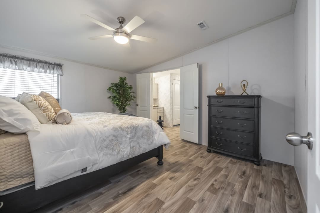 Doublewide c-32×64-32ap bedroom home features