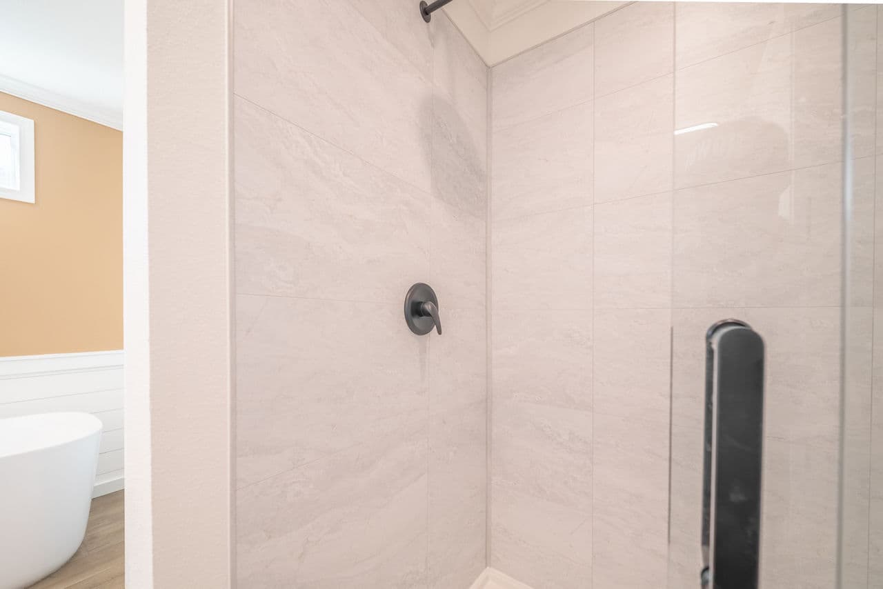 Innovation 5442h - the cypress creek bathroom home features