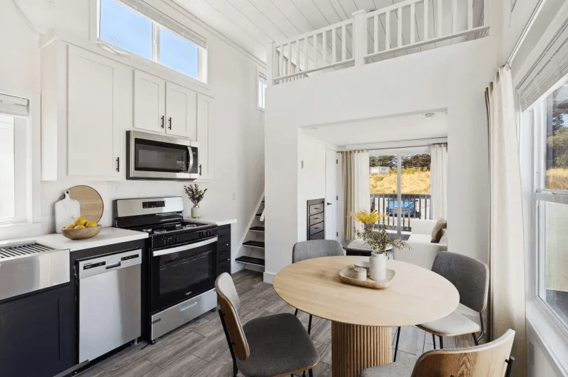 Ath-26l hero and interior home features