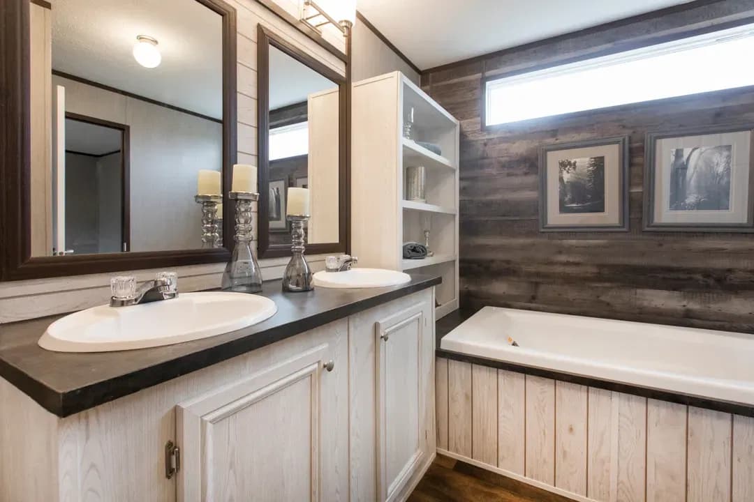 The seaside 2 bathroom home features