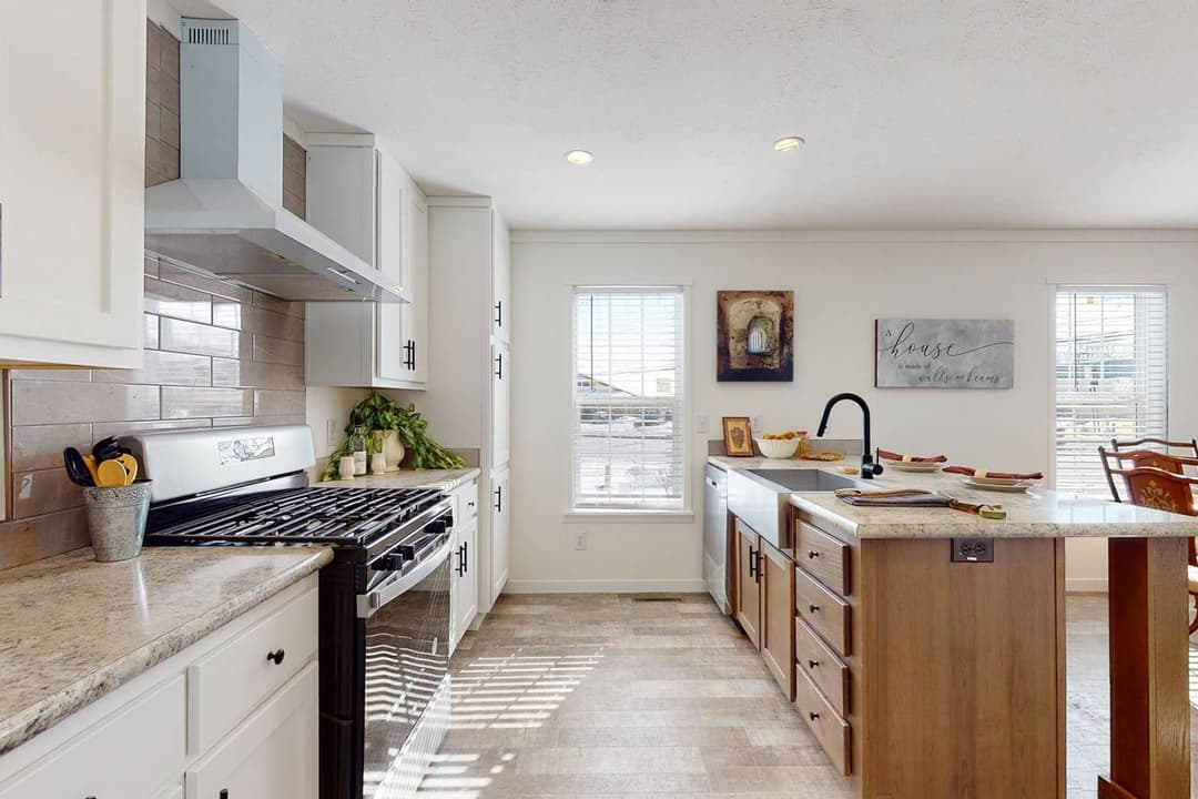 Intrigue kitchen home features