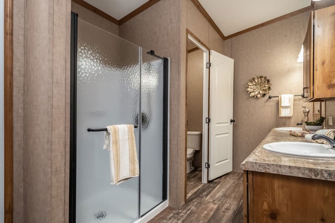 Doublewide 32×64-32c bathroom home features