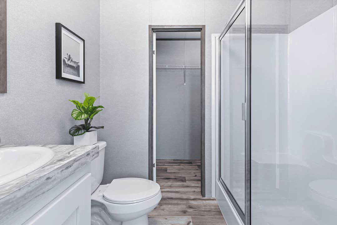 The cuatro bathroom home features